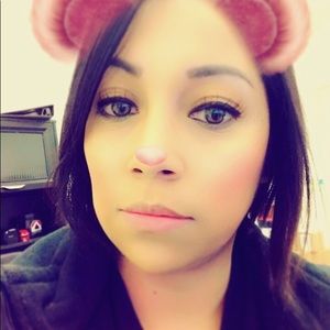 Meet your Posher, Alejandra